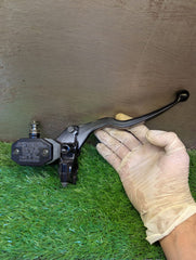 Front Brake Master Cylinder with Lever for Suzuki GS150 | High-Quality Replacement
