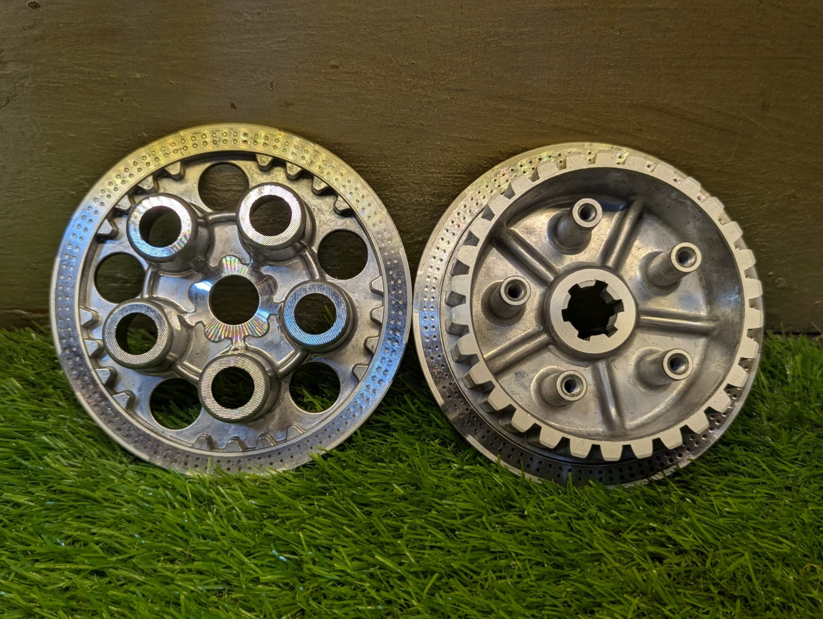 Clutch Housing for Suzuki GS150 | High-Quality Replacement